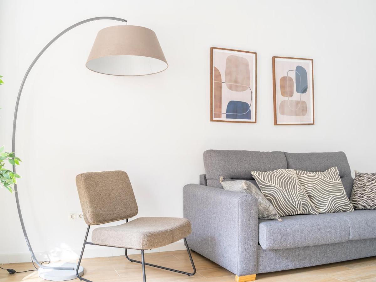 Sanders Lavender - Delightful Two-Bedroom Apartment Downtown Малага Екстер'єр фото