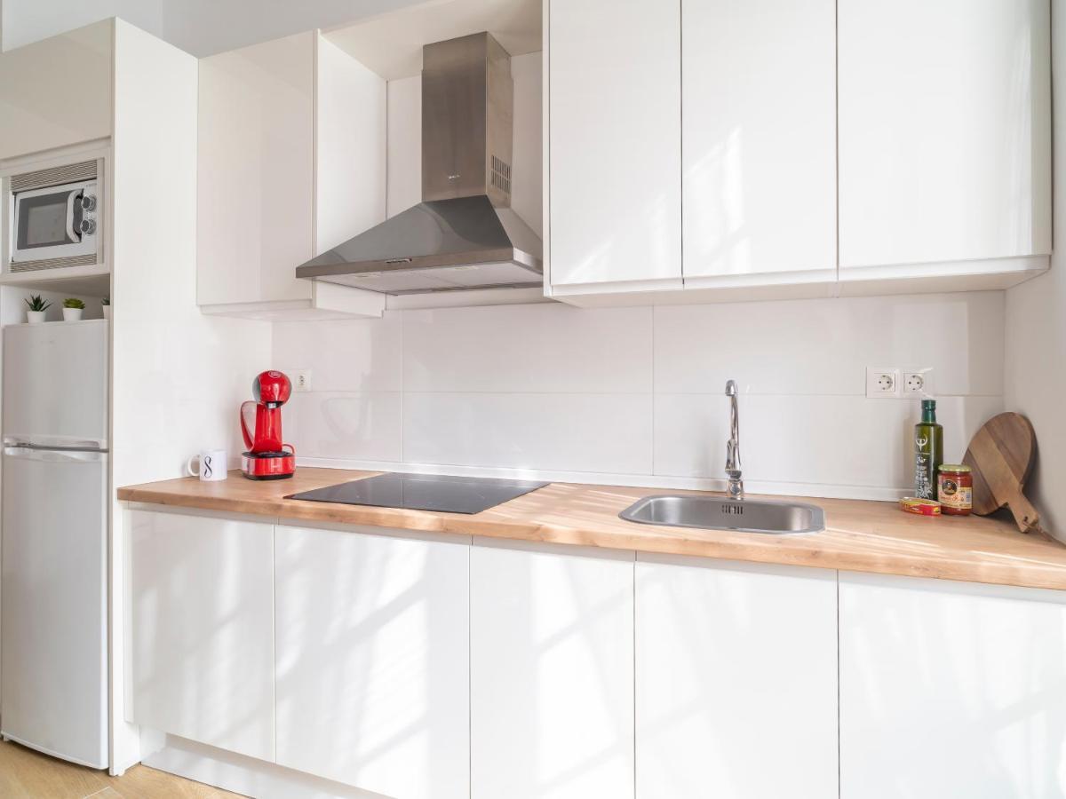 Sanders Lavender - Delightful Two-Bedroom Apartment Downtown Малага Екстер'єр фото