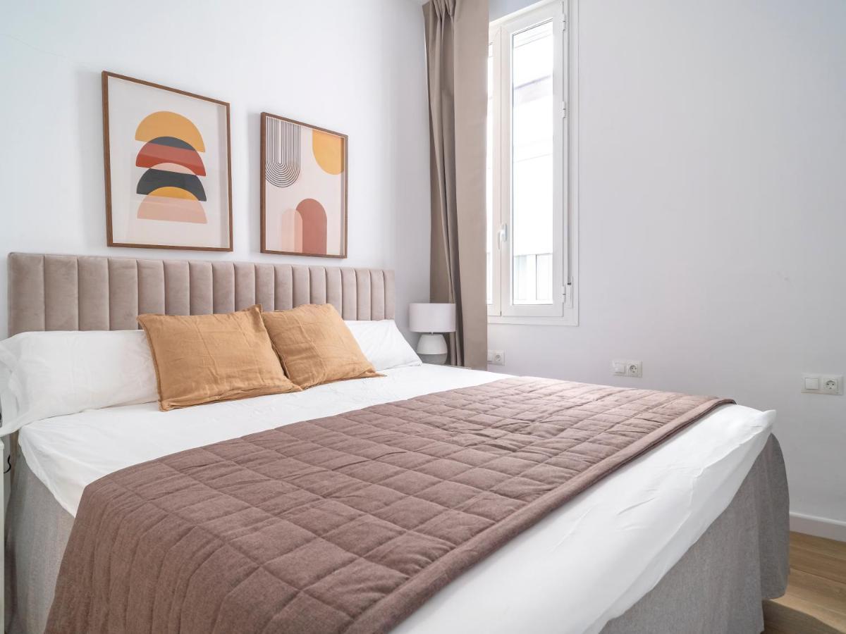 Sanders Lavender - Delightful Two-Bedroom Apartment Downtown Малага Екстер'єр фото